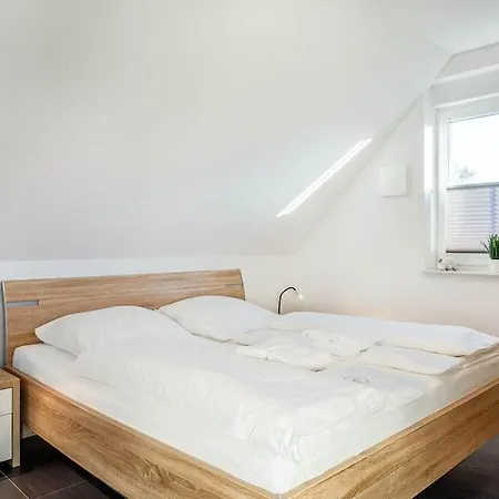 With 2 Bedrooms بيت للعطل *